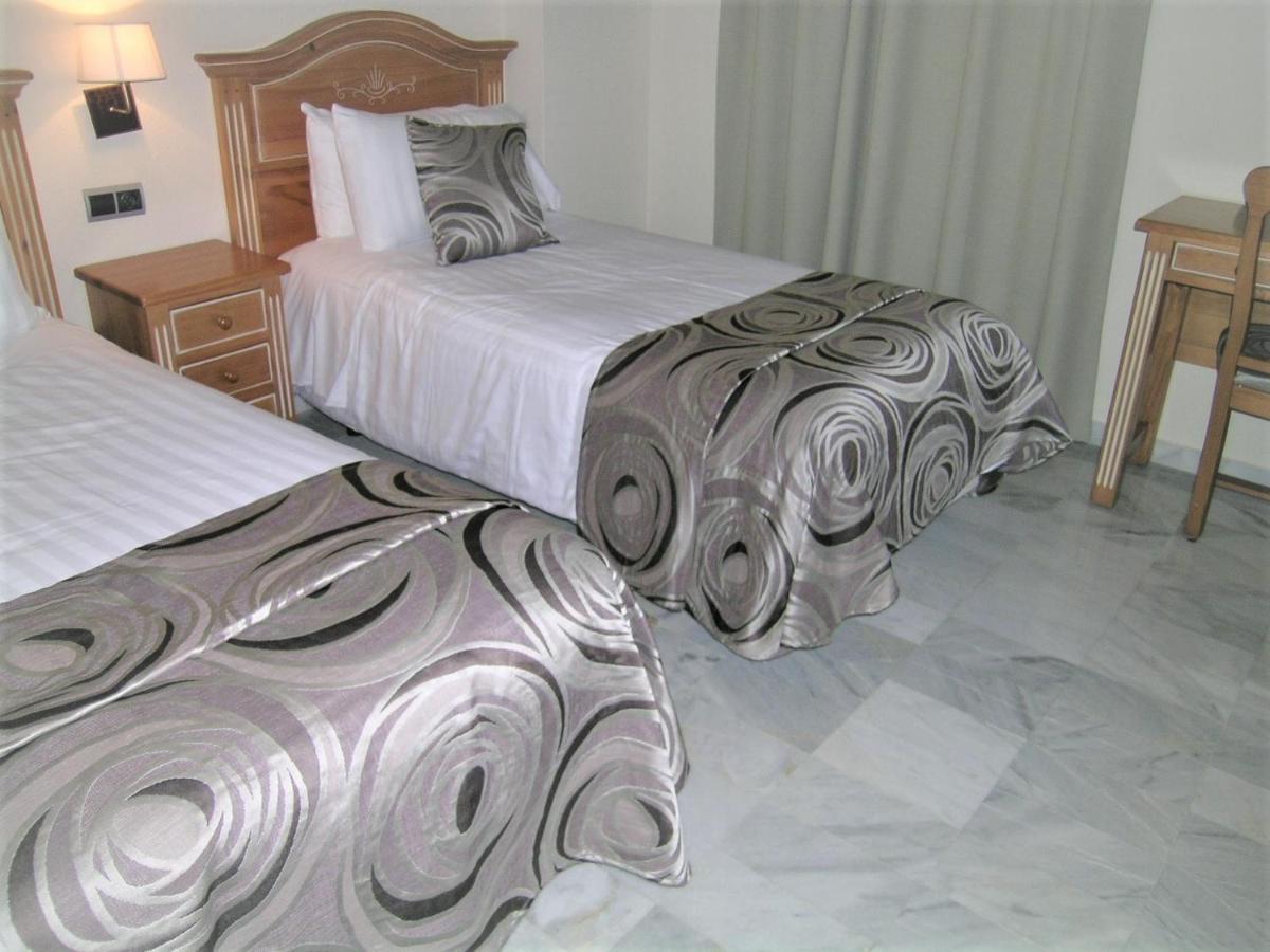 Macdonald Villacana Resort Estepona Bagian luar foto