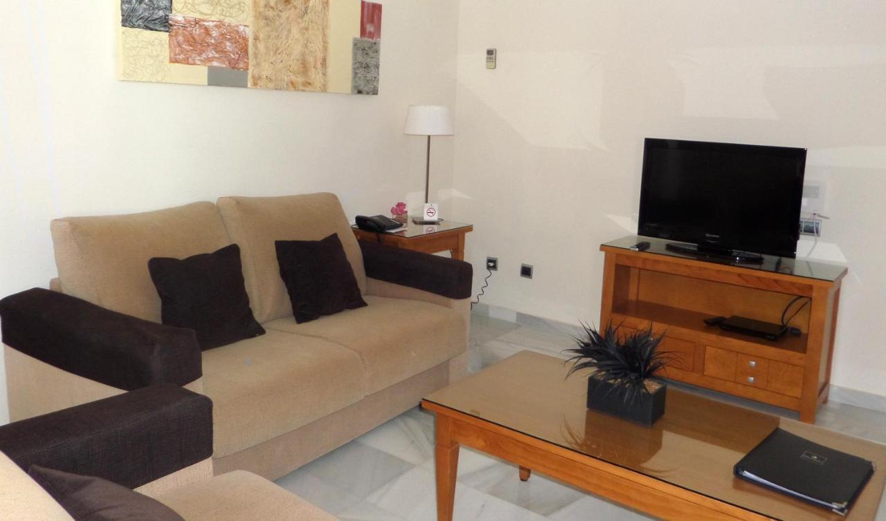 Macdonald Villacana Resort Estepona Bagian luar foto