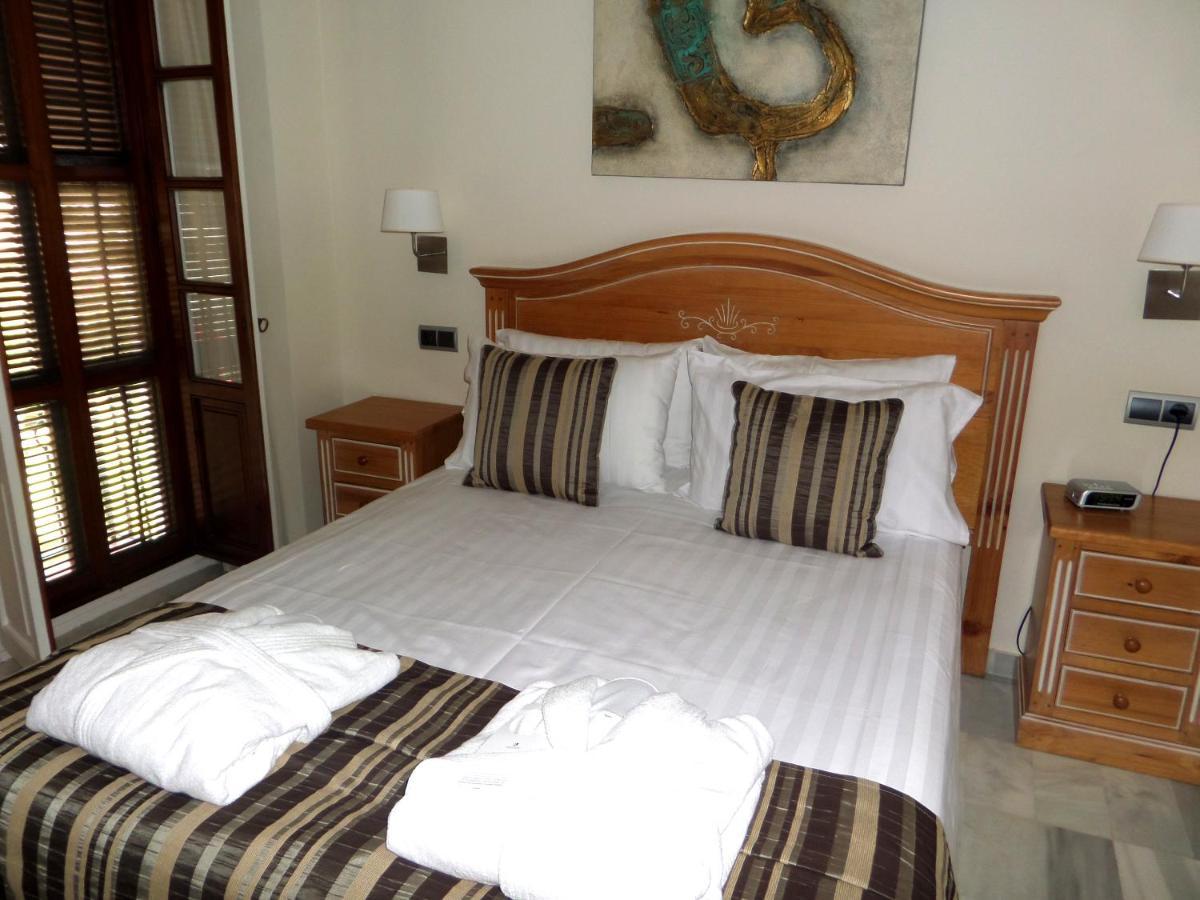 Macdonald Villacana Resort Estepona Bagian luar foto