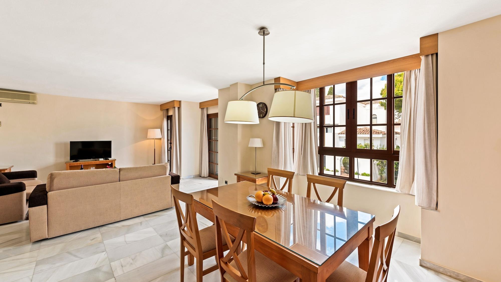 Macdonald Villacana Resort Estepona Bagian luar foto