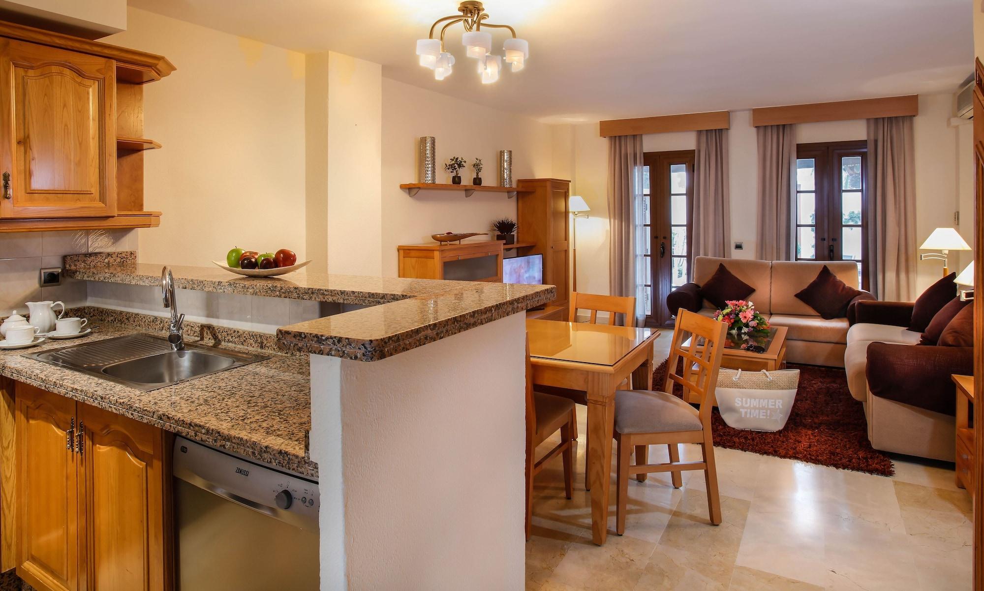 Macdonald Villacana Resort Estepona Bagian luar foto