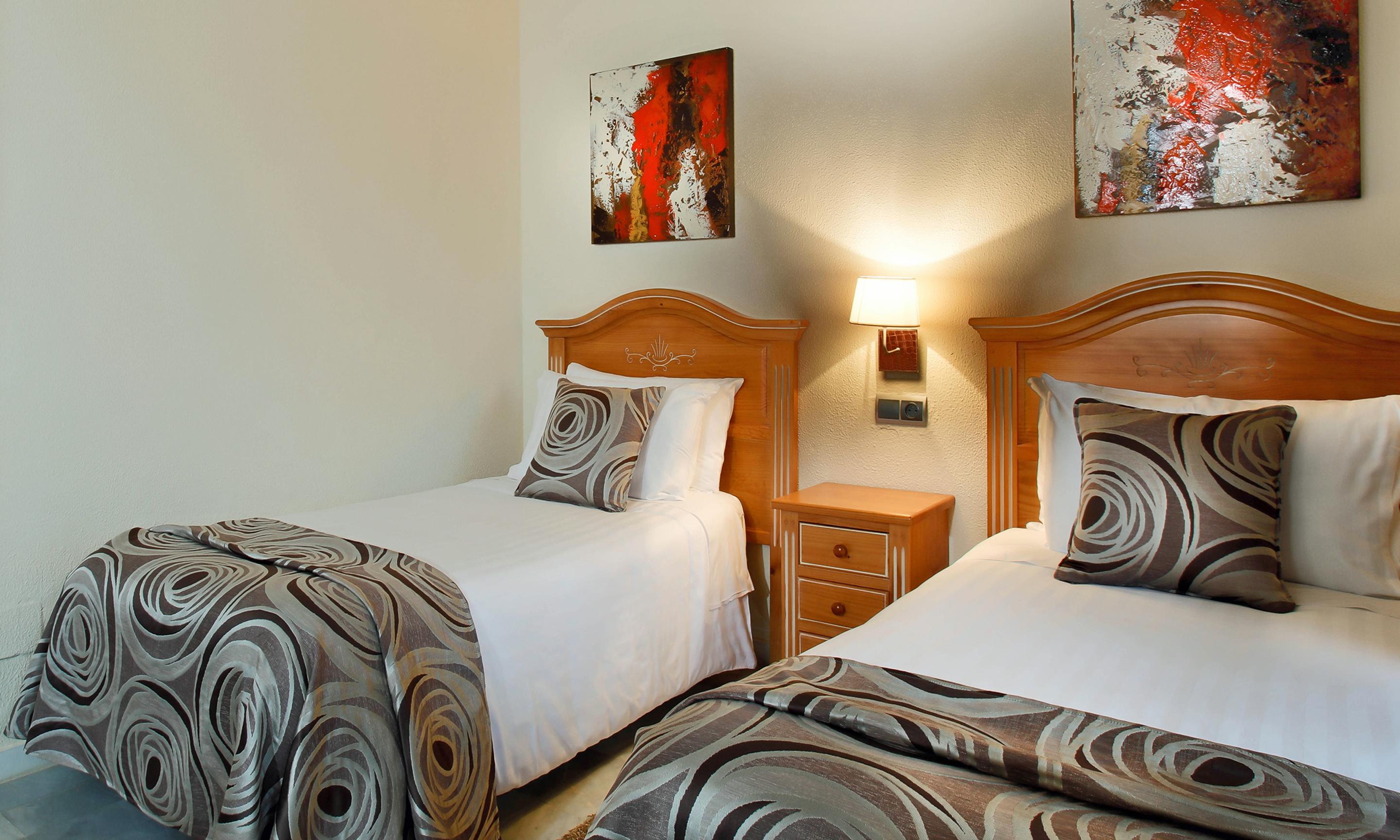 Macdonald Villacana Resort Estepona Bagian luar foto