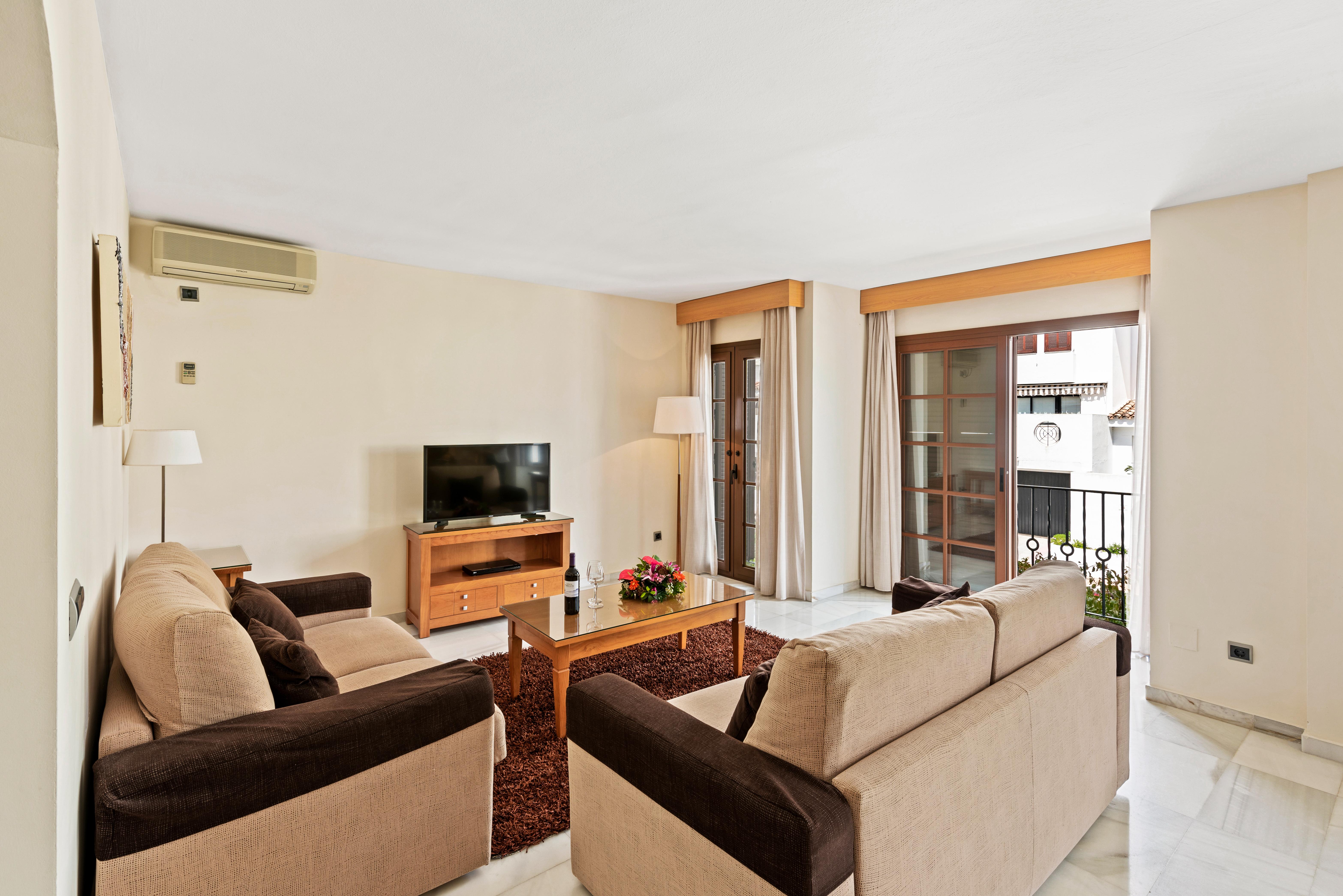 Macdonald Villacana Resort Estepona Bagian luar foto