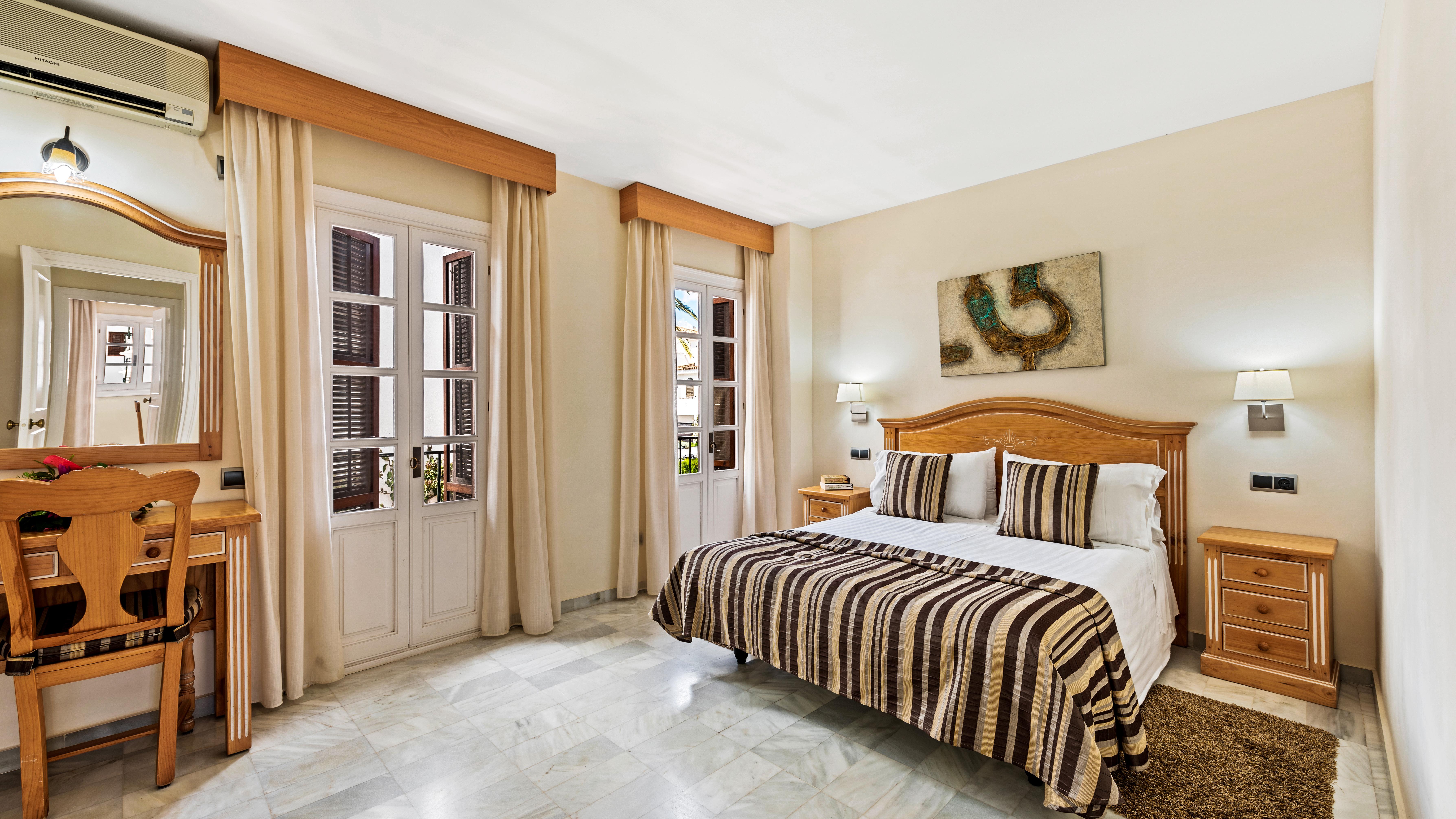 Macdonald Villacana Resort Estepona Bagian luar foto