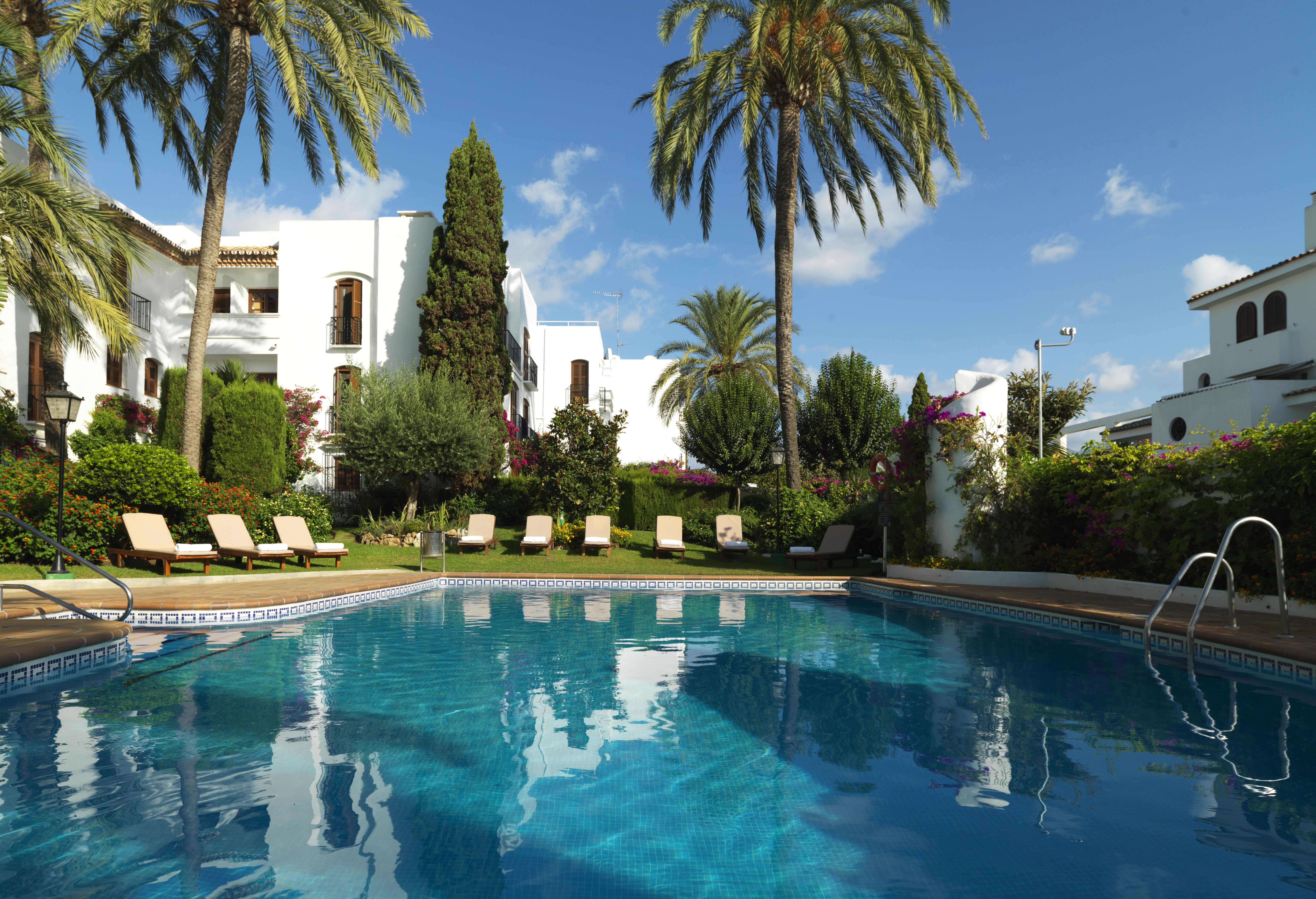 Macdonald Villacana Resort Estepona Bagian luar foto