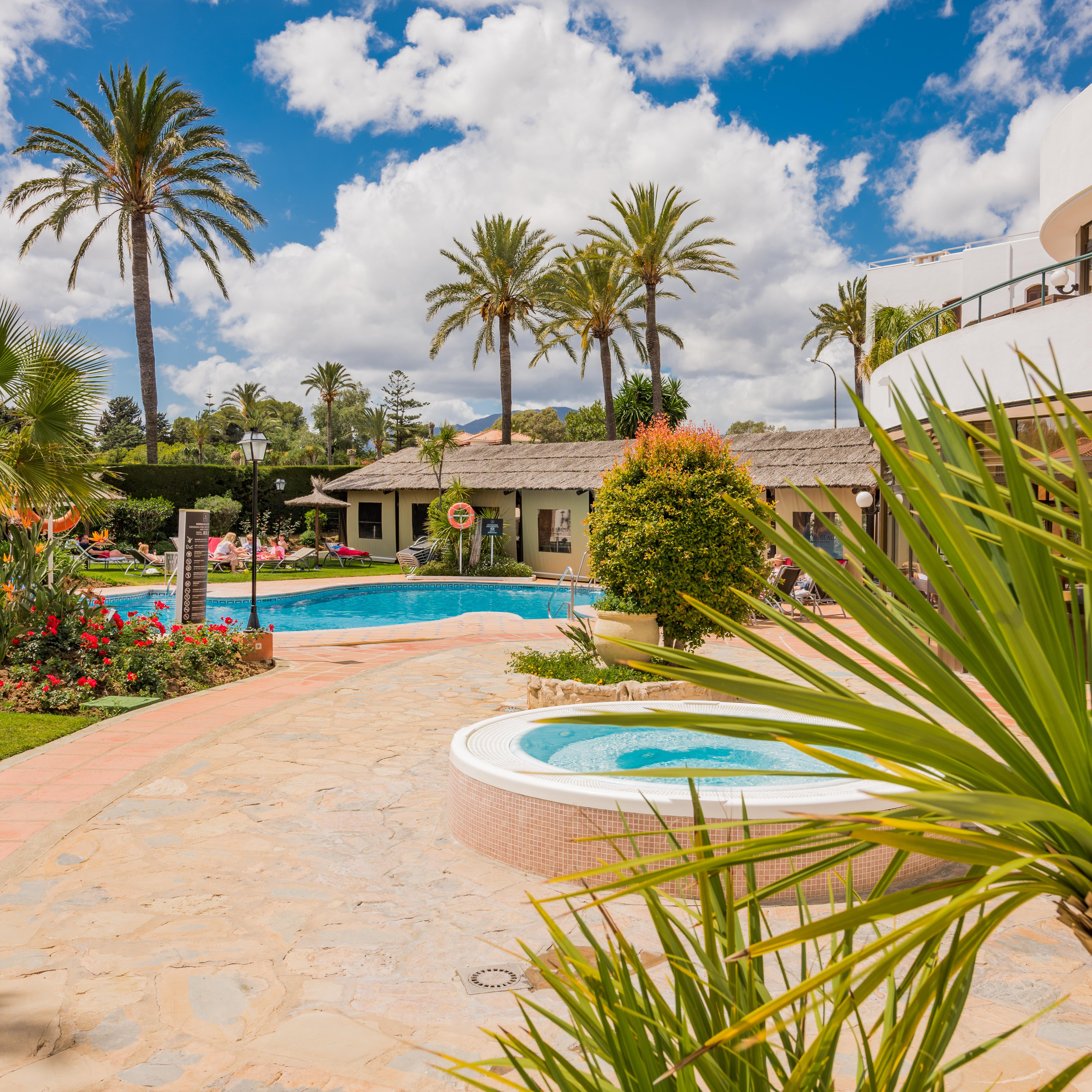 Macdonald Villacana Resort Estepona Bagian luar foto