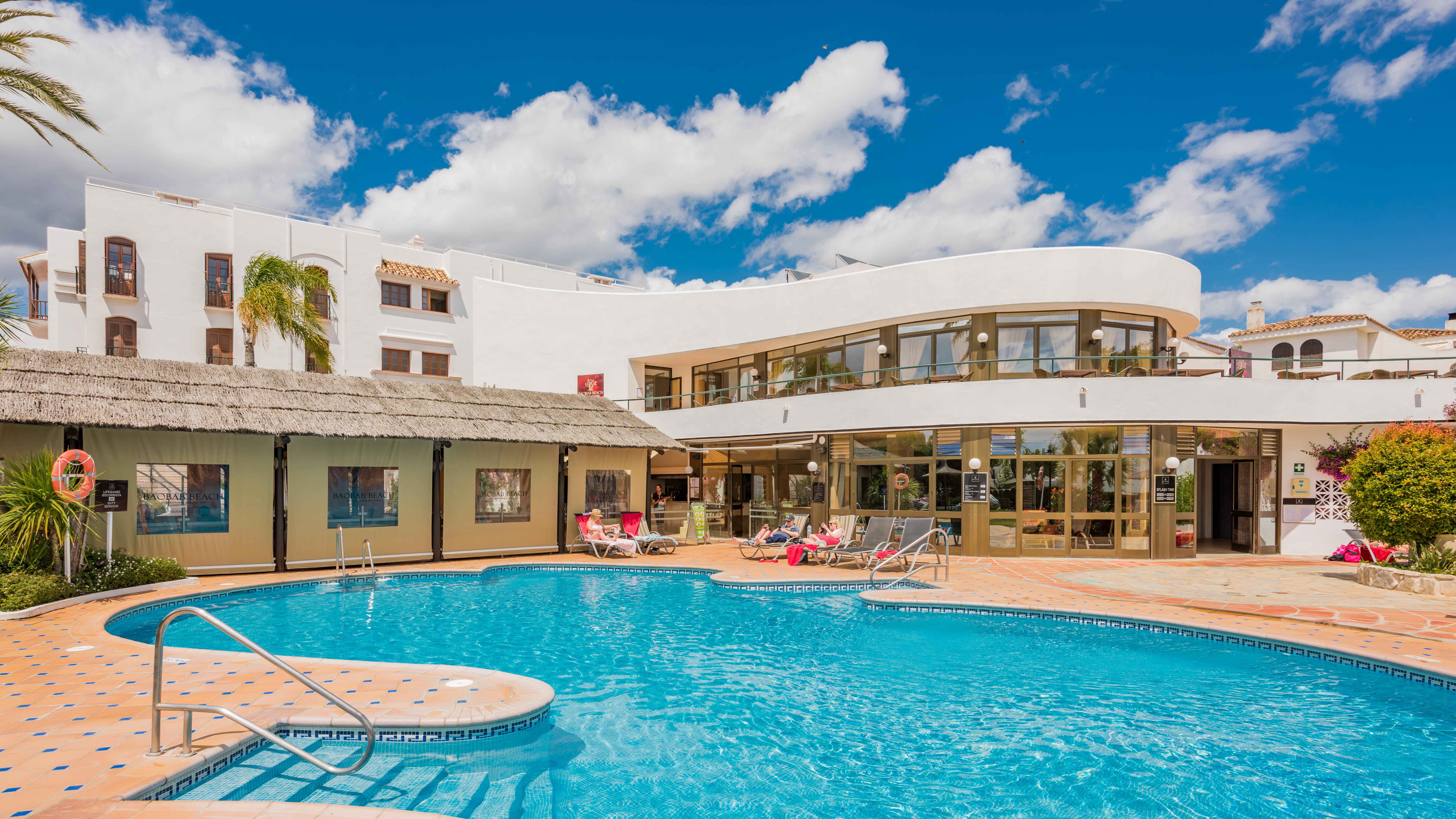 Macdonald Villacana Resort Estepona Bagian luar foto