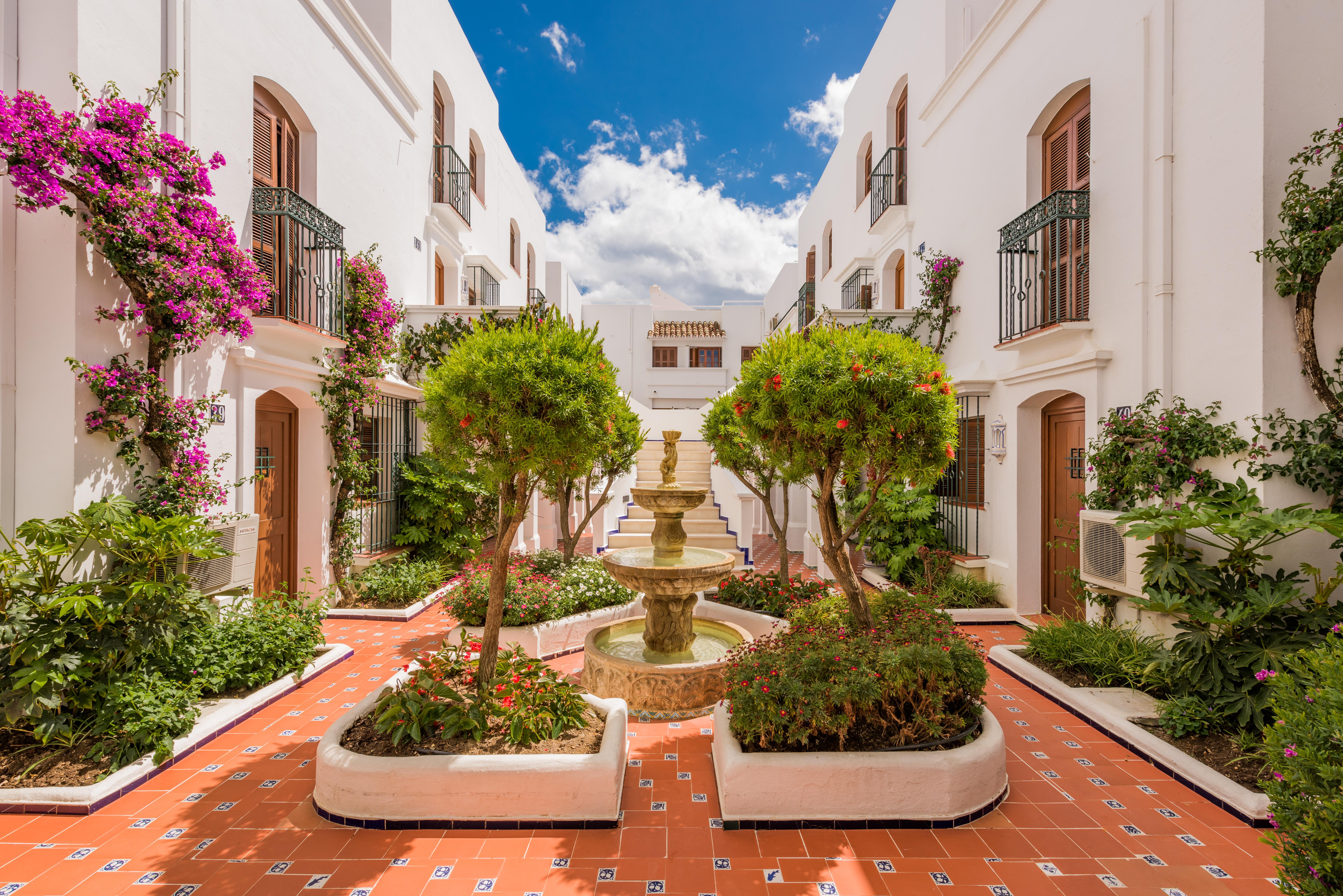 Macdonald Villacana Resort Estepona Bagian luar foto