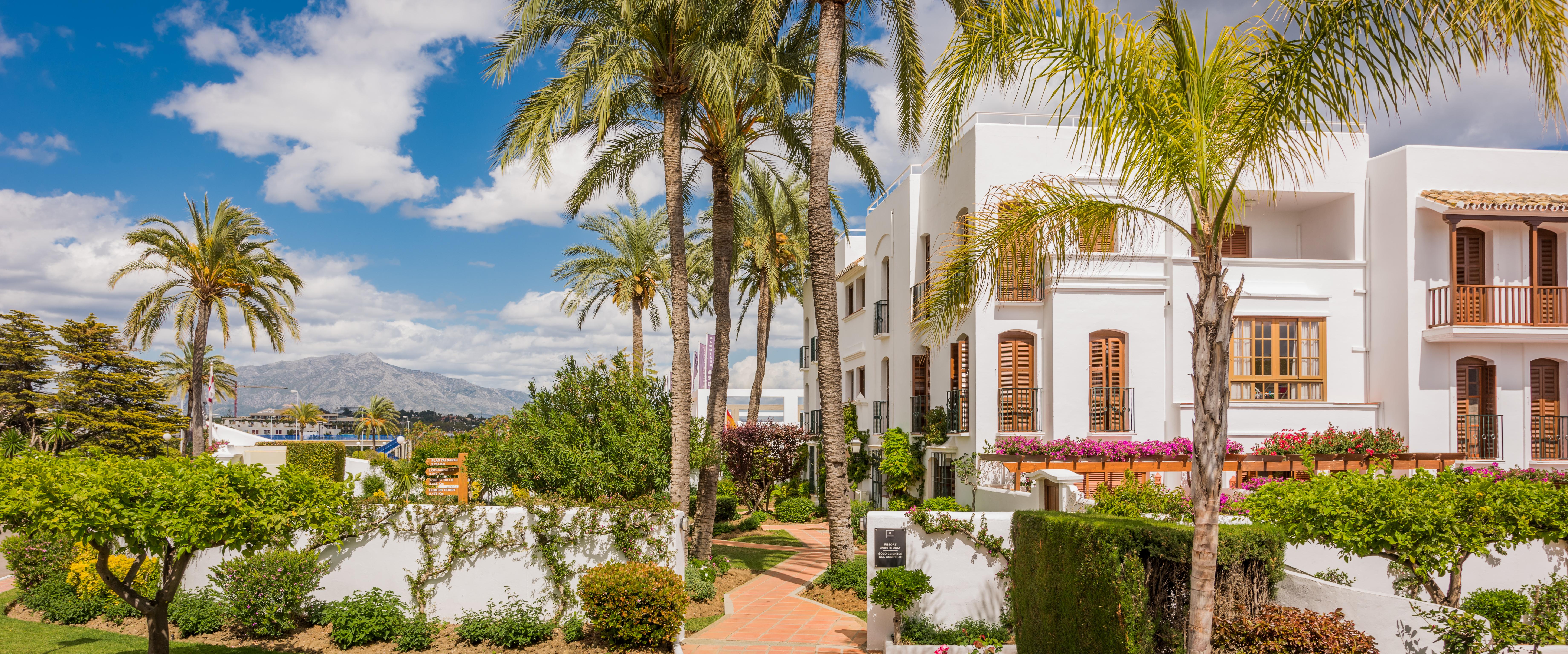 Macdonald Villacana Resort Estepona Bagian luar foto