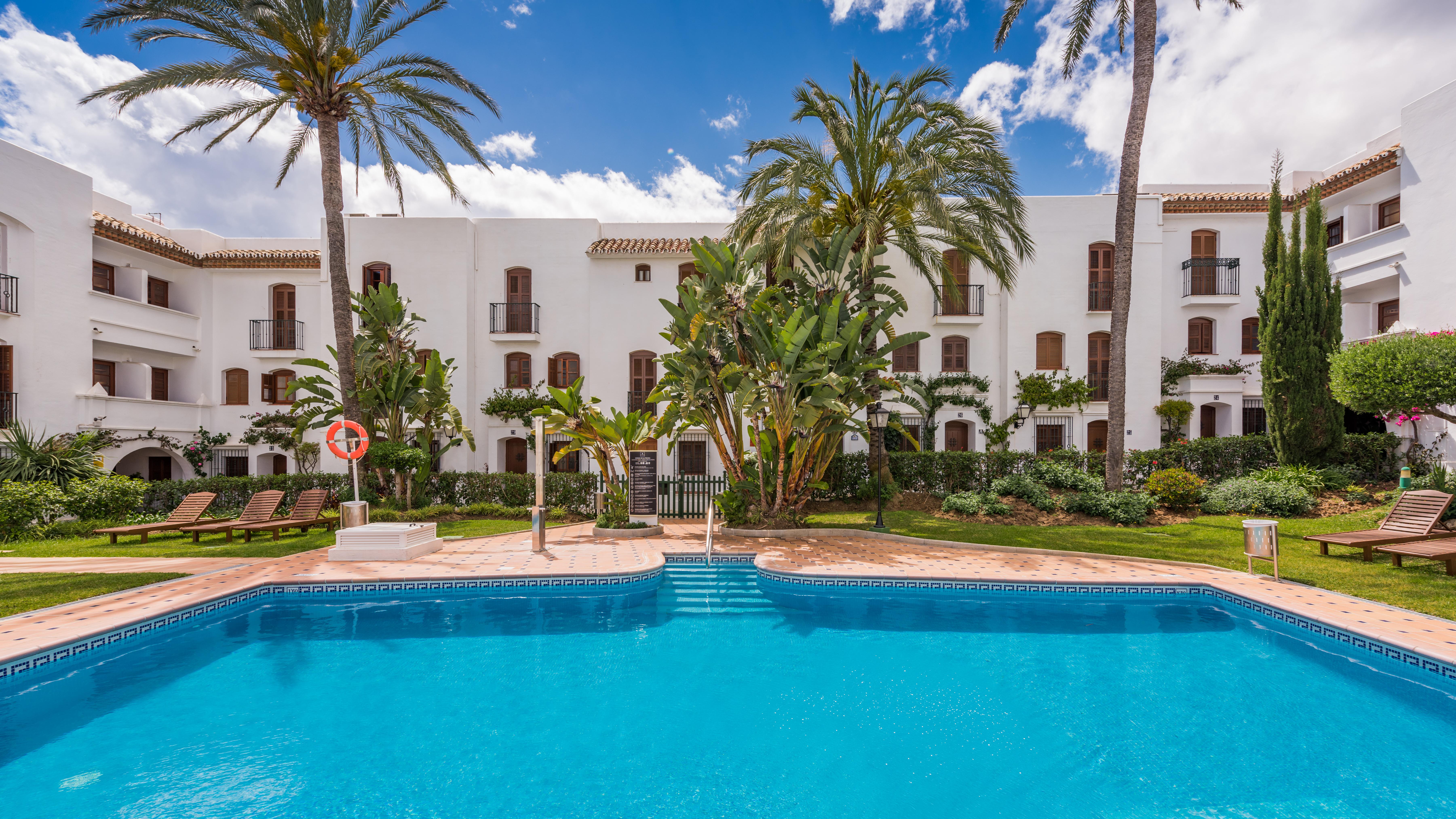 Macdonald Villacana Resort Estepona Bagian luar foto