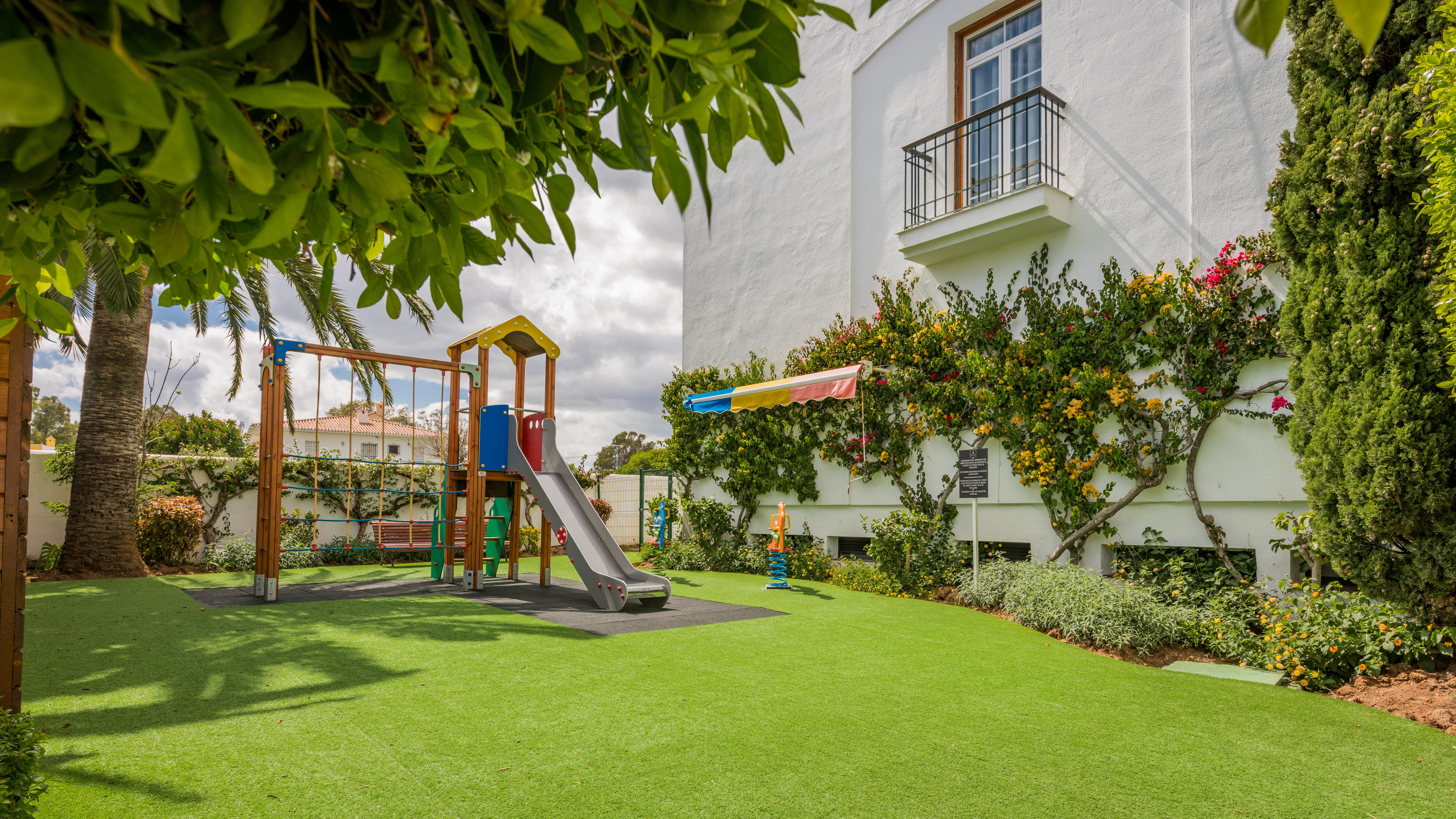 Macdonald Villacana Resort Estepona Bagian luar foto