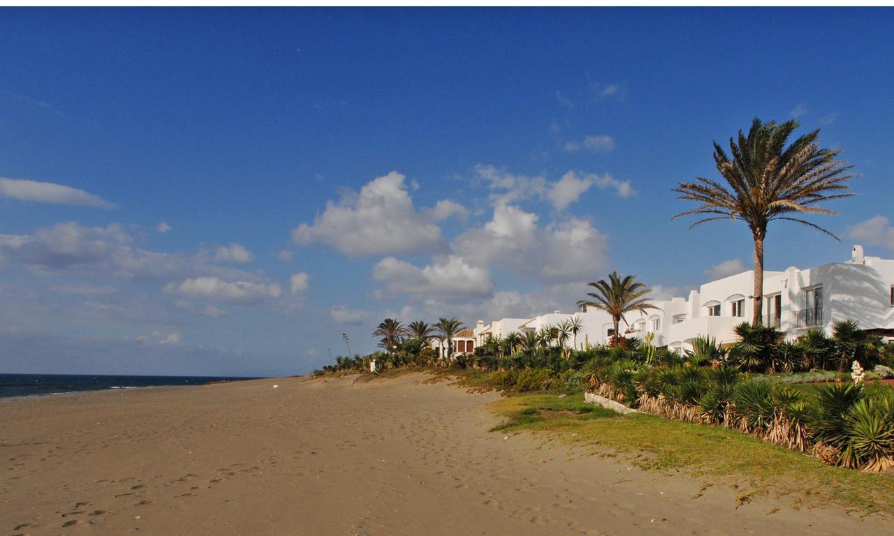 Macdonald Villacana Resort Estepona Bagian luar foto