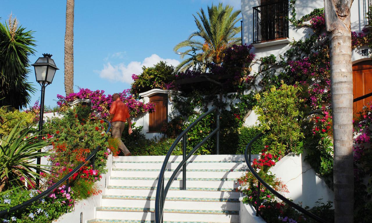 Macdonald Villacana Resort Estepona Bagian luar foto